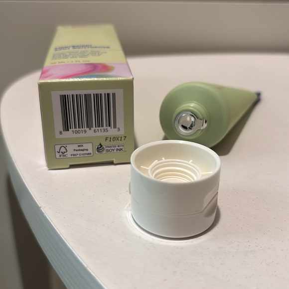 Good Molecules Yerba Mate Wake Up Eye Gel and Lightweight Daily Moisturizer - Picture 4 of 7